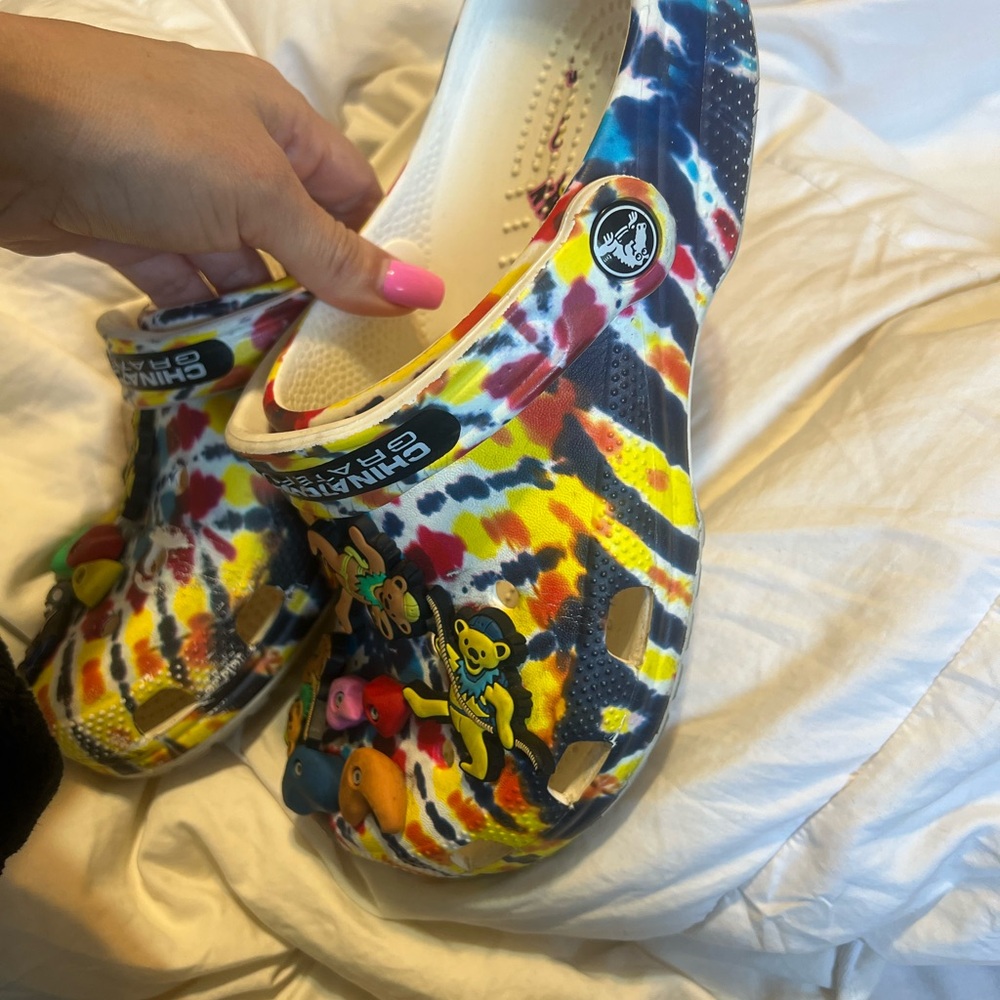 GRATEFUL DEAD TIE DYE CROCS